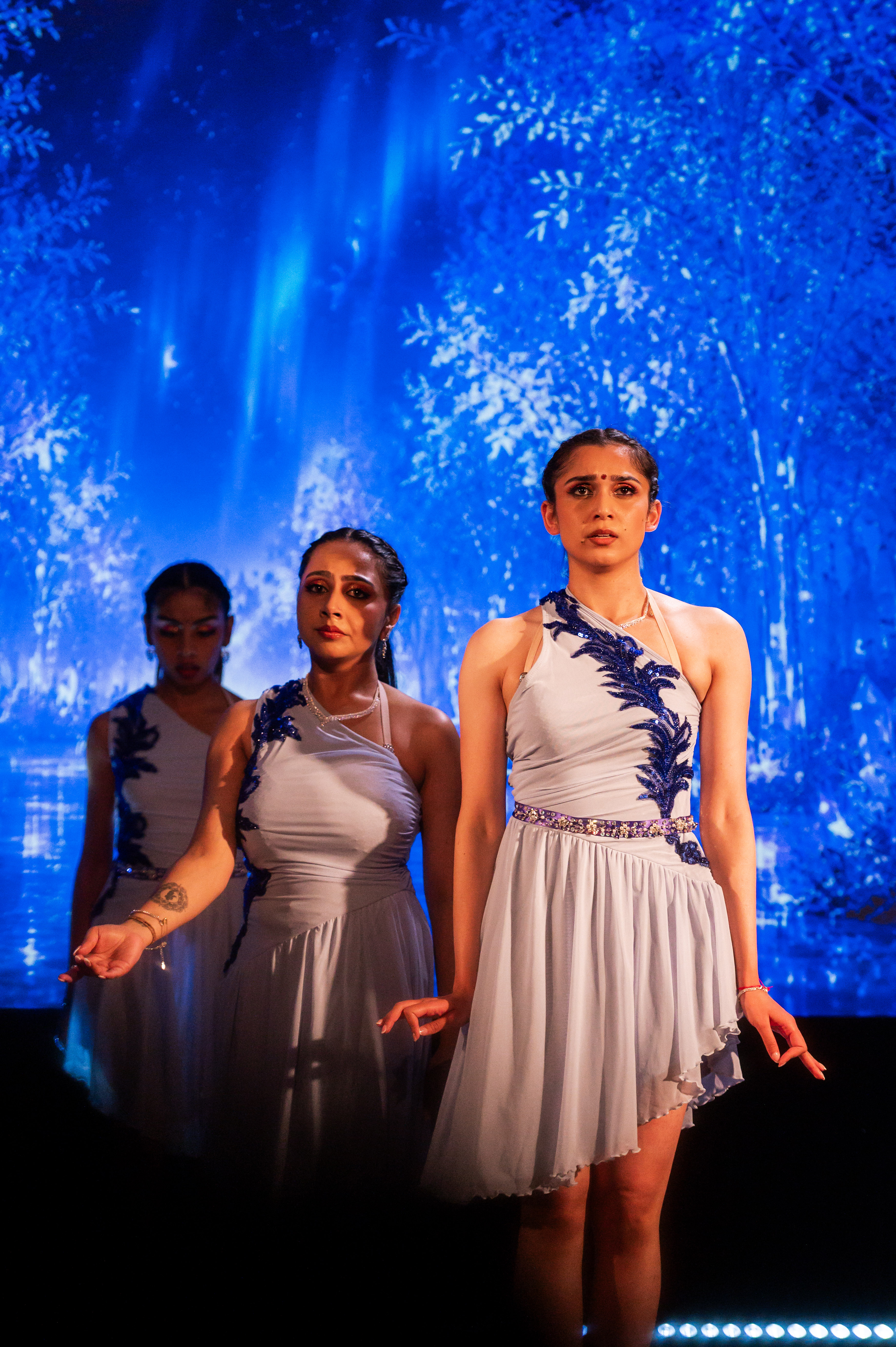 Contemporary dancers on stage 